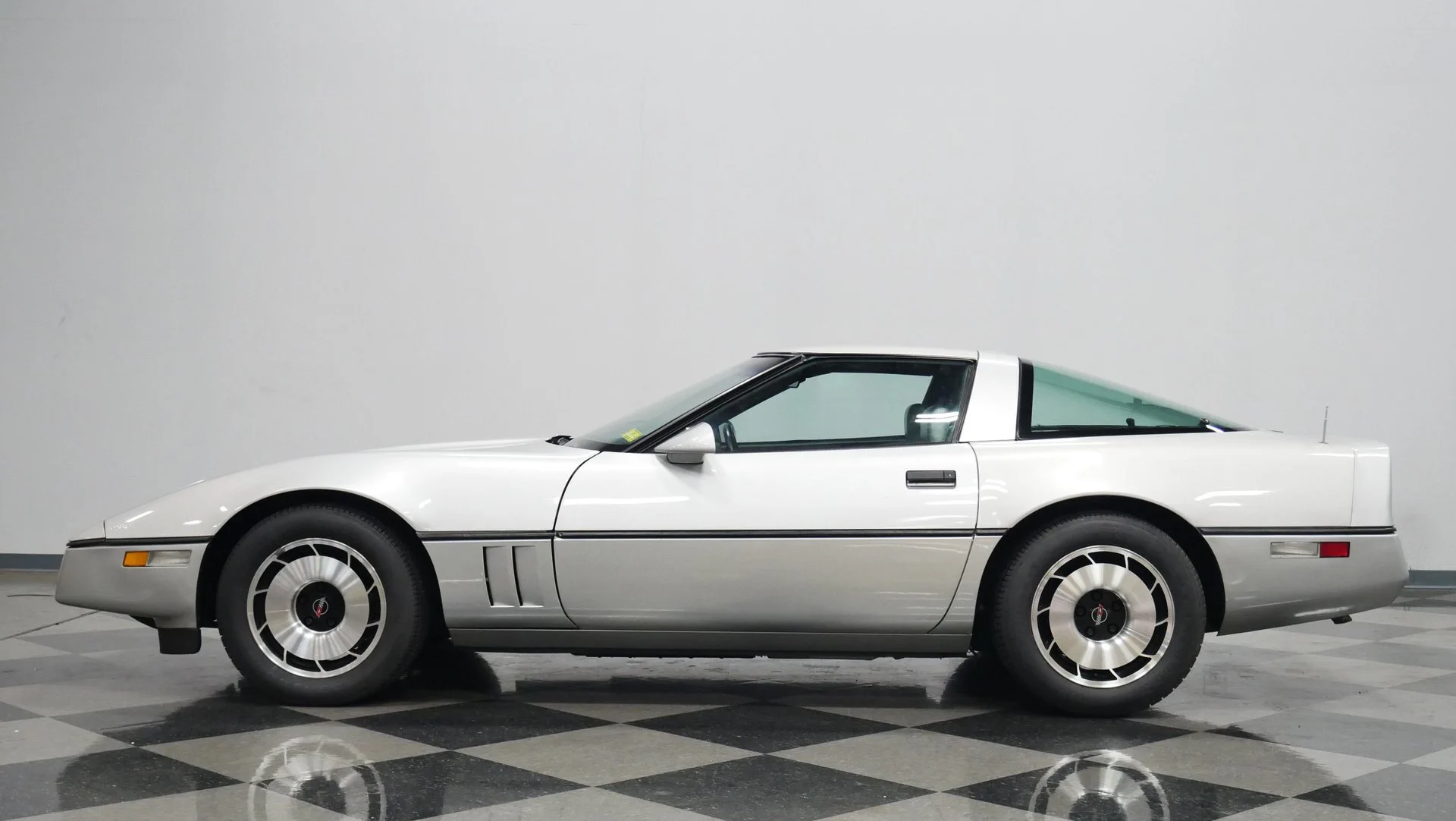 Click to Enlarge-Esc to Close Corvette Generations/C4/C4 1984 Left.webp
